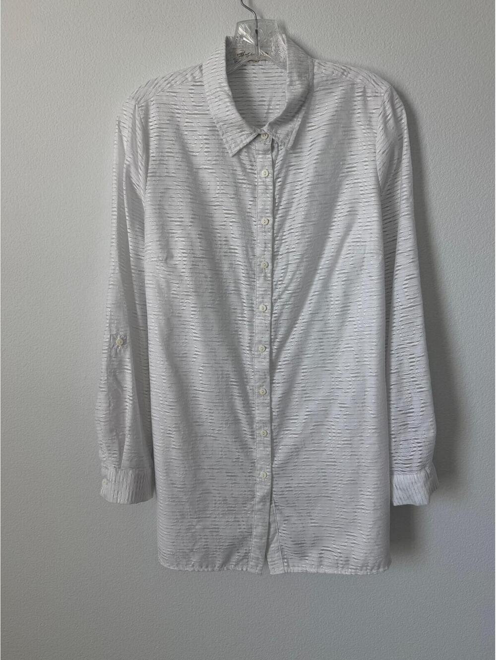 Coldwater Creek Long Sleeve Collared Button Up Semi-Sheer Shirt Women's Size M?